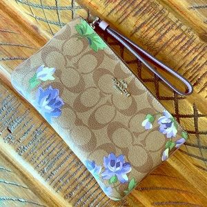 COACH Large Wristlet